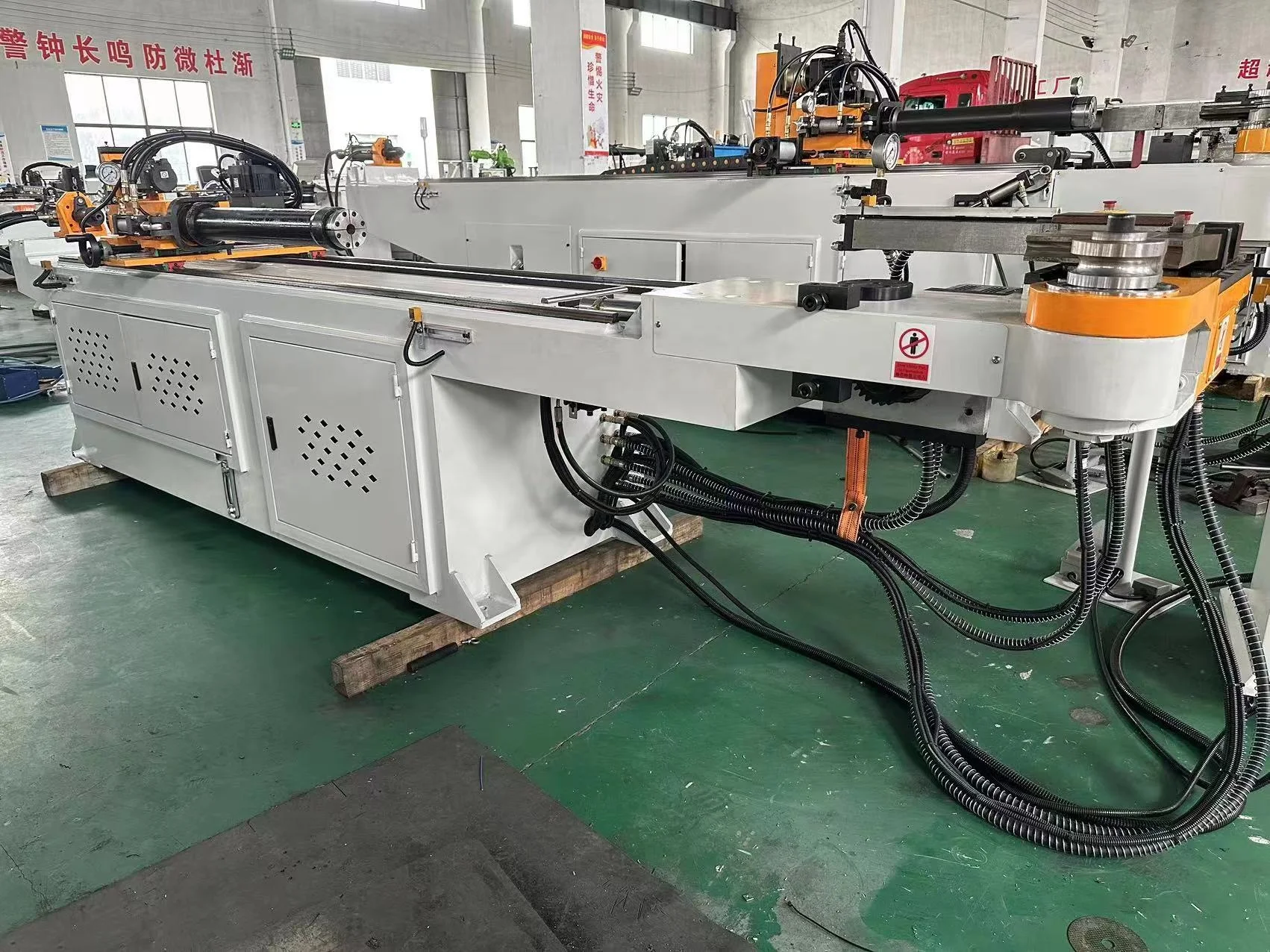 купить недорого Автоматический трубогибочный станок CNC для гибки по металлическим трубам с доставкой для гибки методом протяжки