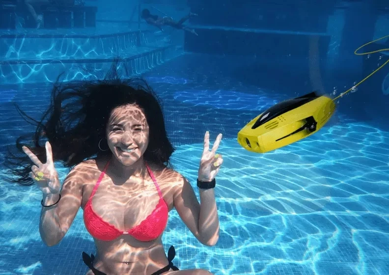 Underwater Drone CHASING DORY Underwater photos and videos for underwater exploration