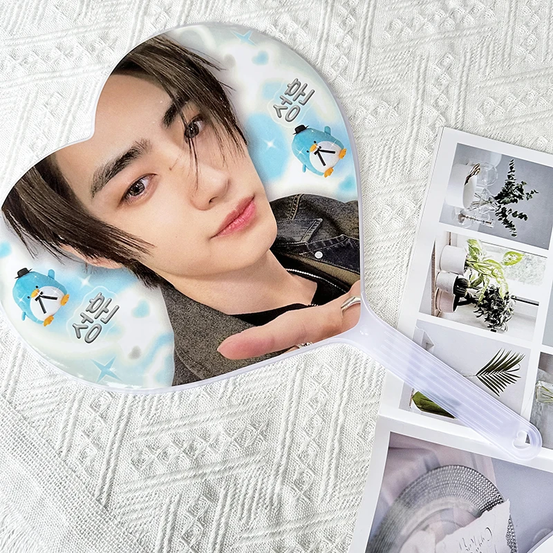 Пользовательские KPOP прозрачные пластиковые ручные вентиляторы персонализированные фото печатные круглые пикеты для поклонников Kpop