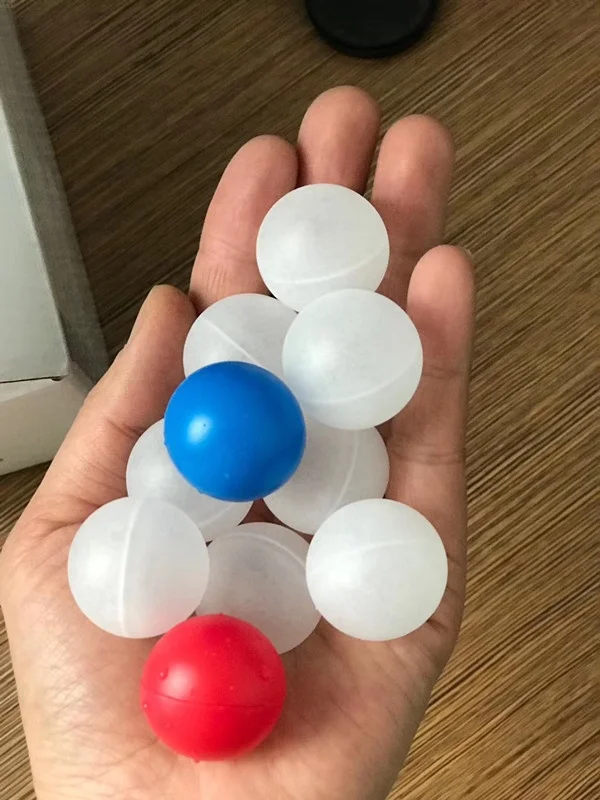 Factory Supply 35.56mm 38mm Lightweight Polypropylene Plastic Hollow Balls for Deodorant Roll on Roller Ball