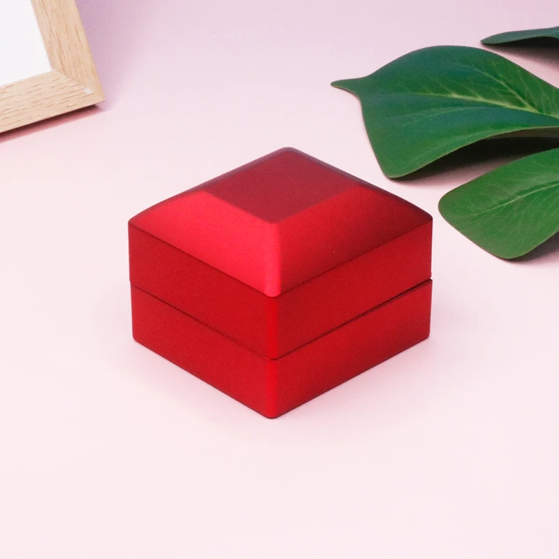 Classic Luxury Red Pu Leather LED Ring Packaging Box Custom Logo Plastic Jewelry Ring Box with Velvet Lining