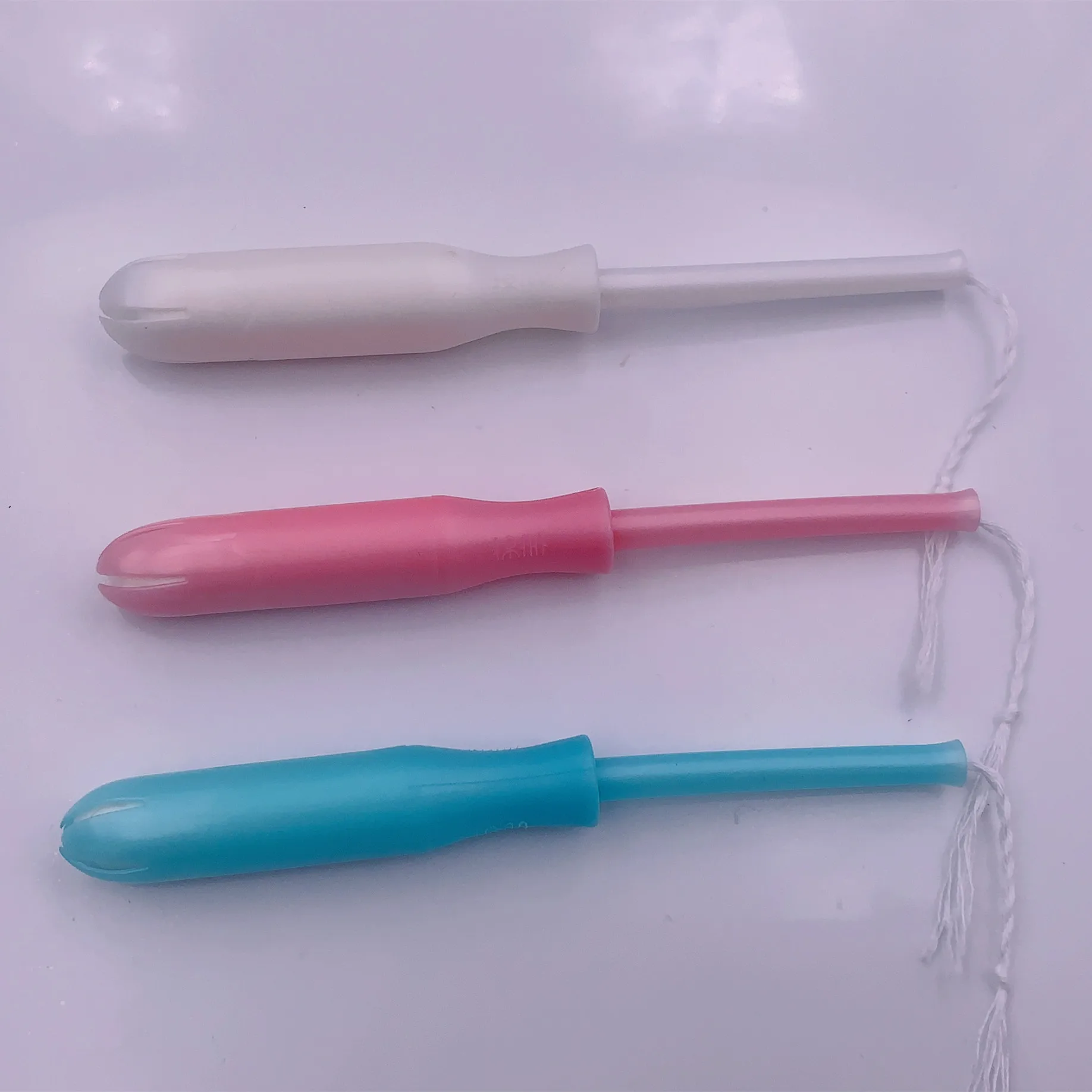 Factory direct supply vaginal cleaning encreur custom logo free soft plastic applicator tampon organic tampons