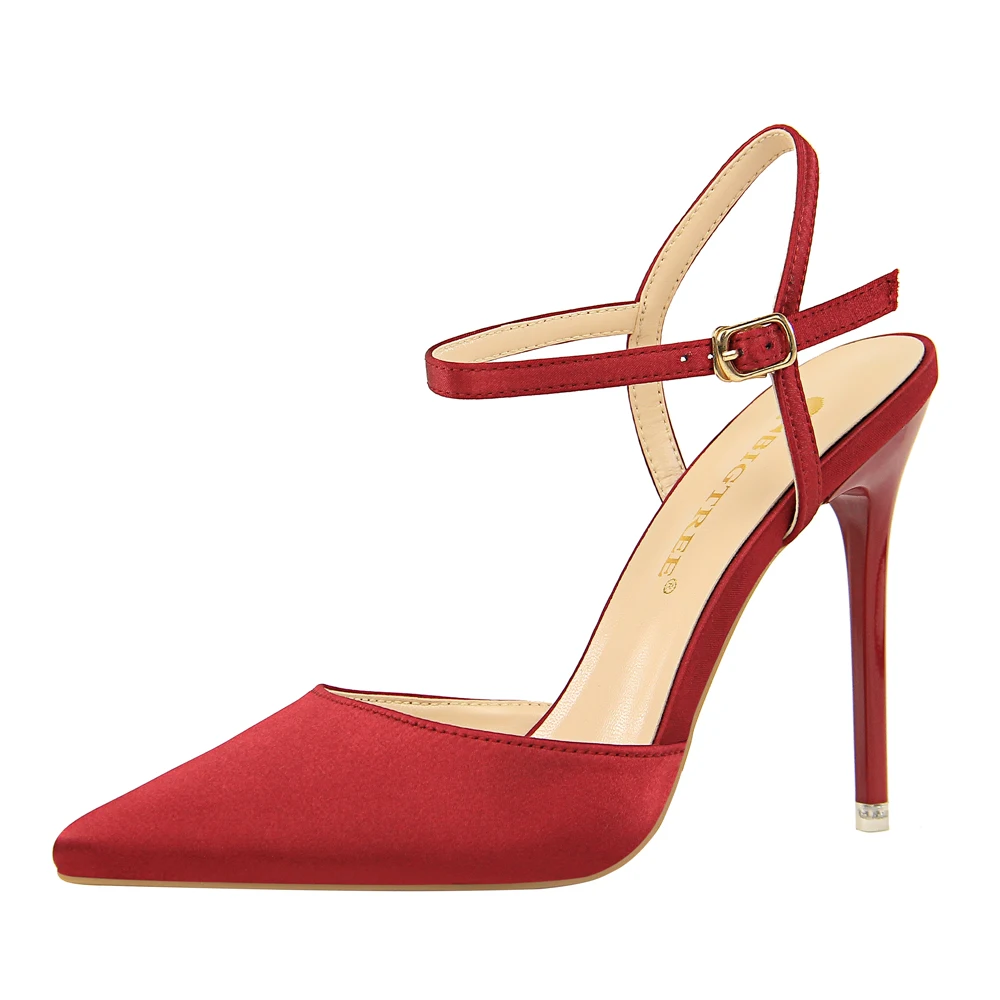 86-2 простые женские туфли в европейском и американском стиле на высоком каблуке атласные привлекательные узкие сандалии с закрытым носком для ночного клуба