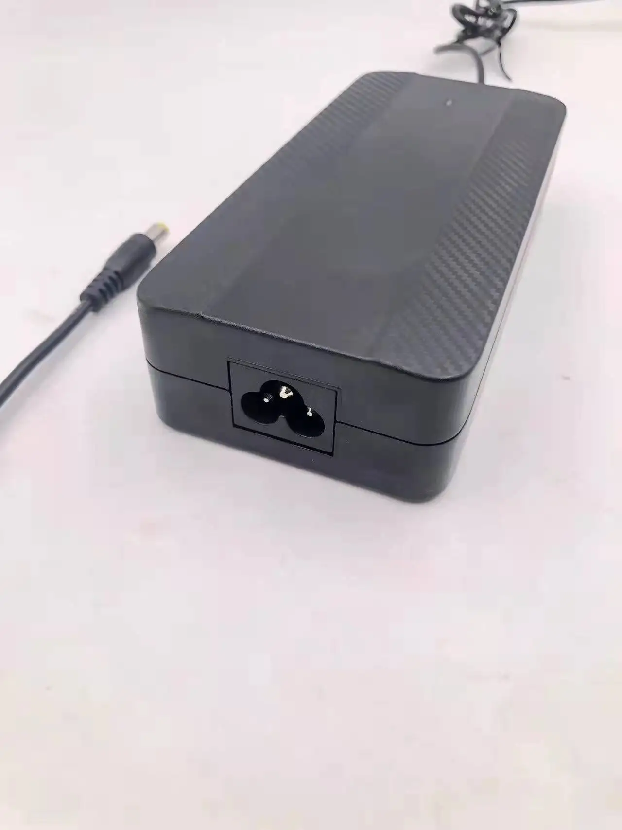 Universal Desktop Input 5V 6V 9V 12V 15V 16V 18V 19V 24V 28V 30V 1A 2A 3A 4A 5A 6A 8A 10A AC DC Power Supply Adapter