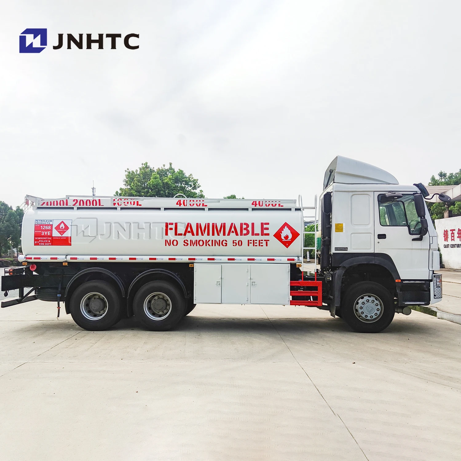 Sinotruk HOWO 6X4 Oil Fuel Tanker Truck 20000 Liters with 5 Compartments 340HP