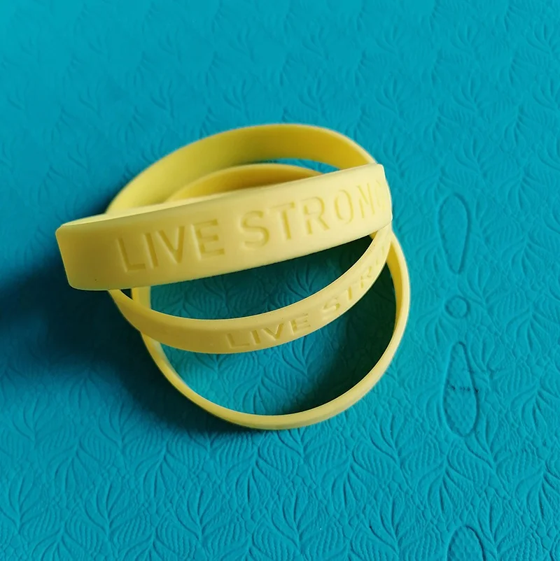 No Minimum yellow LIVE STRONG wristbands with logo Engraved Livestrong Rubber Band bracelet