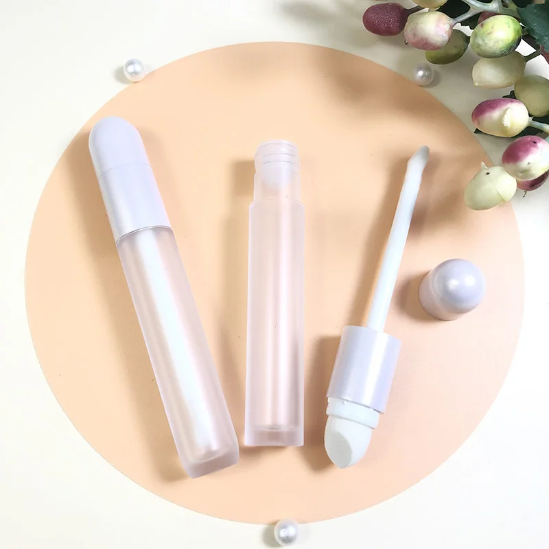 Round lip gloss tube packaging cosmetic concealer tube nice lip gloss case with sponge
