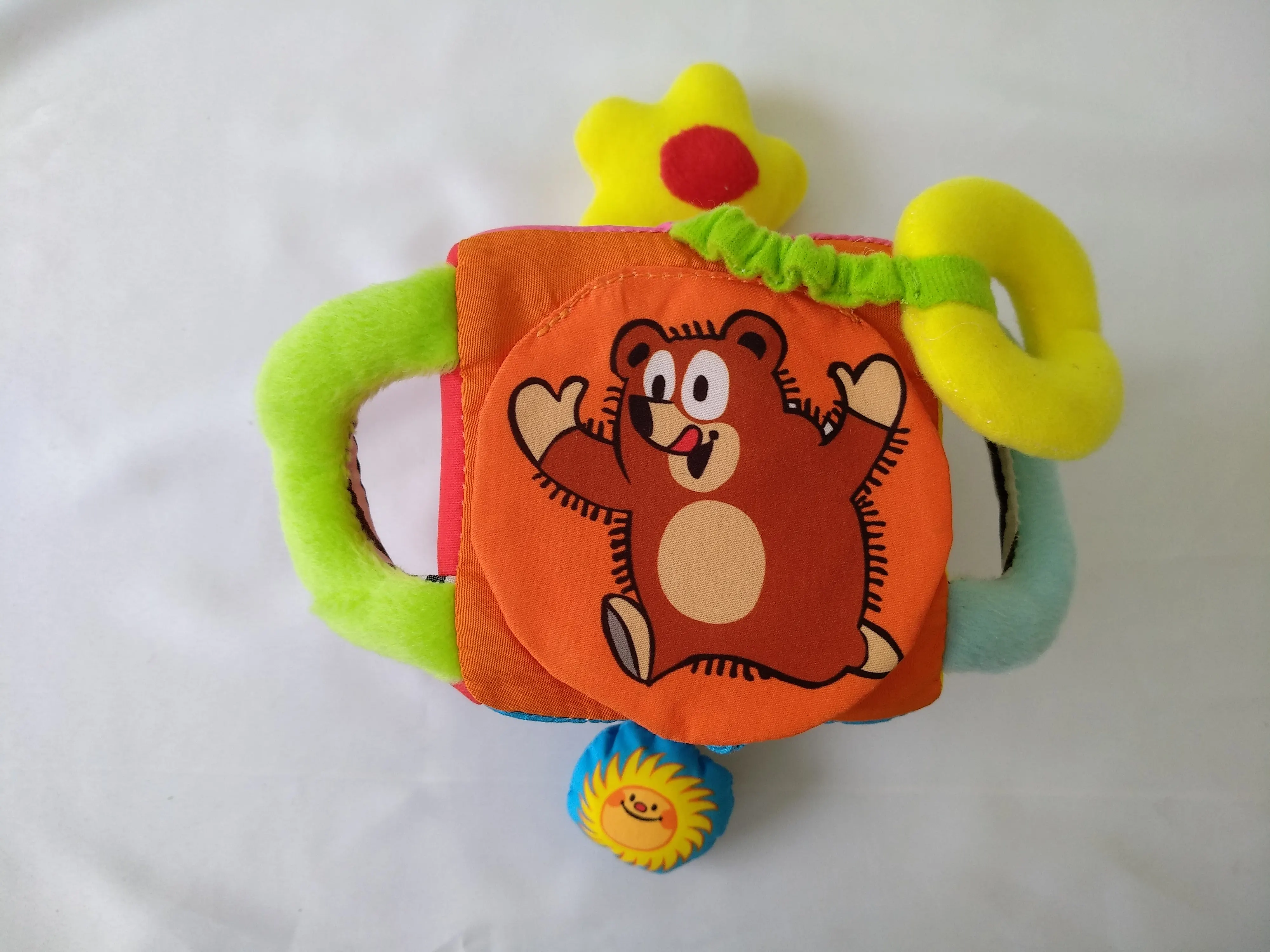 Baby Hanging Cartoon Figure Plush Block rattle Cube Hand Toy Square Baby Rattle