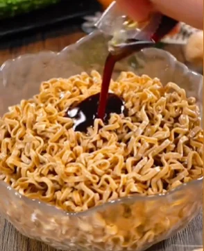 Whole Wheat Noodles For The Public Groups Low Fat Heathy Noodles Soba Noodles With Spring Onion Oil Sauce