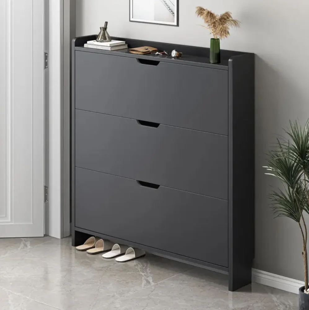 Деревянный шкаф для