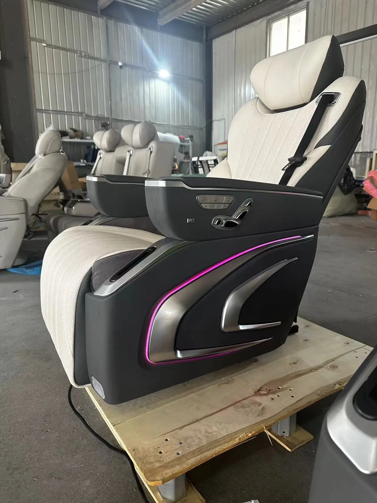 Toyota Sienna Aero Seat with Electric Adjustment Aviation Heating & Massage Ventilation Interior Upgrade & Refit