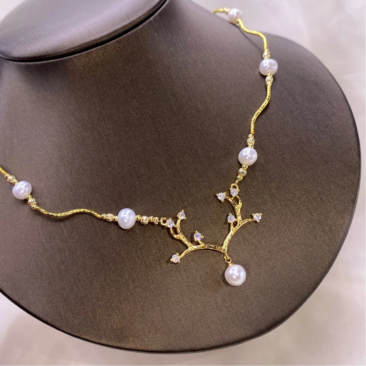 18K Gold Plated Handmade Perfect Natural Freshwater Pearl Bead Necklace Branch Shape Round Pearl Necklace for Women