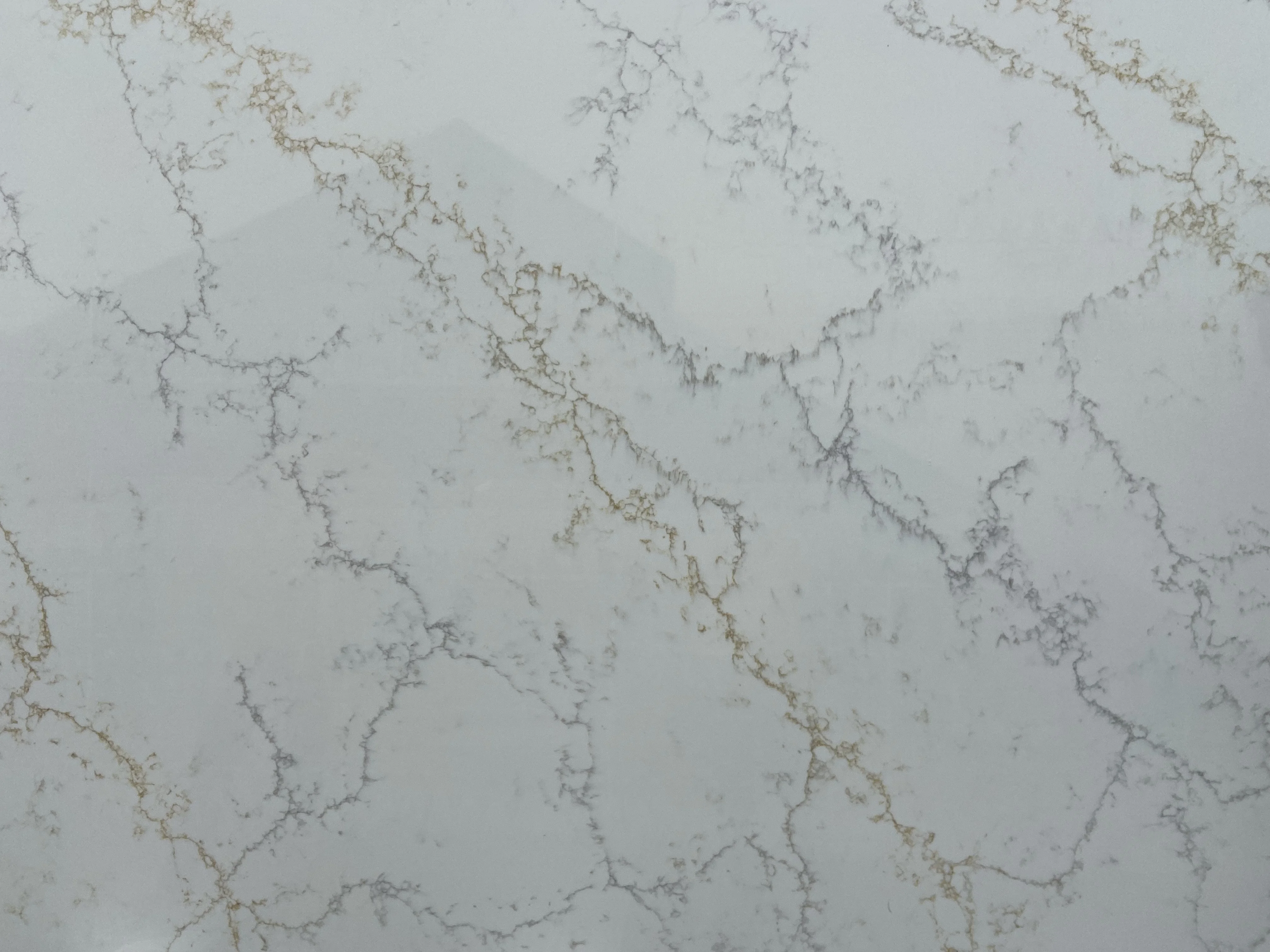 HIC Quartz Super Jumbo Size New Product 3500*2000mm Golden Vein Surface Quartz Slabs High Quality Whole Sale Artificial Stone