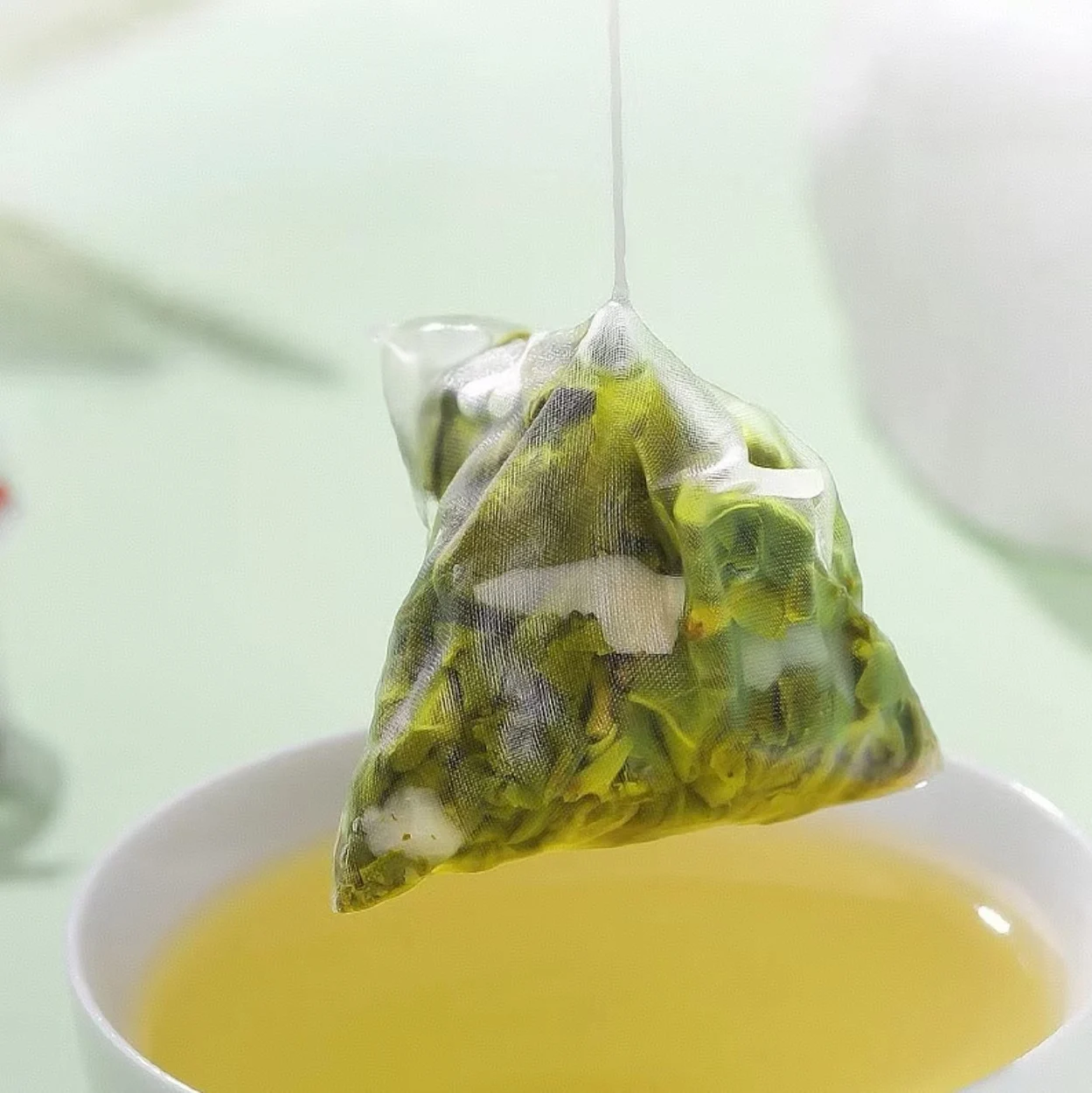 Manufacturer Direct Sales of Blended Peach Oolong Tea Customizable Box and Bottle Packaging Wholesale Triangle Tea Bag