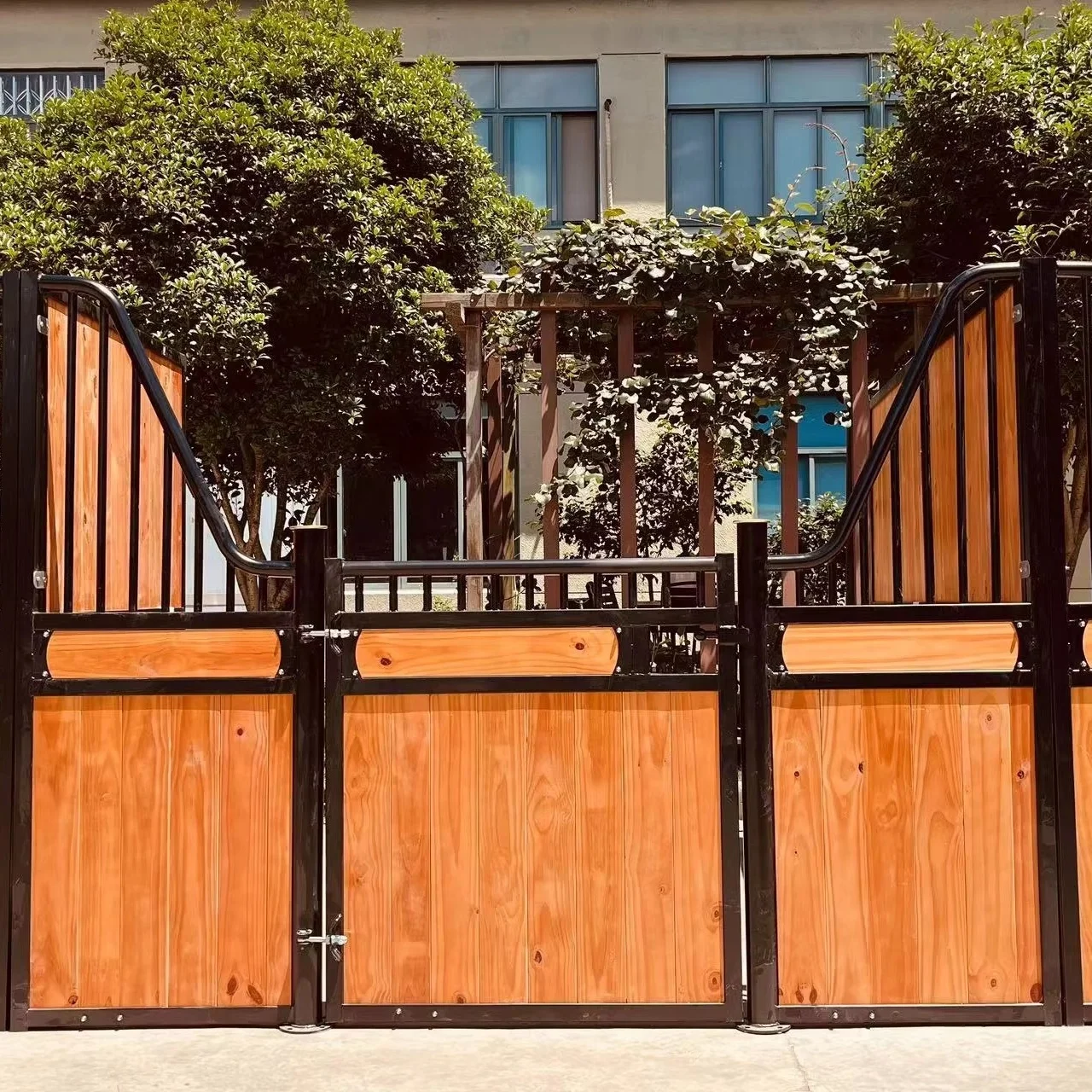 European Standard Customized Portable Temporary Stalls Stable Fronts Horse Shelters