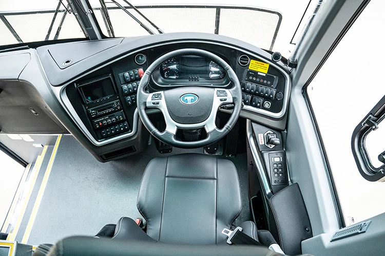 Customized Service Economic Fuel Type 12m 57+1 seats automatic rhd highway express Bus 60 seater luxury Diesel coach bus