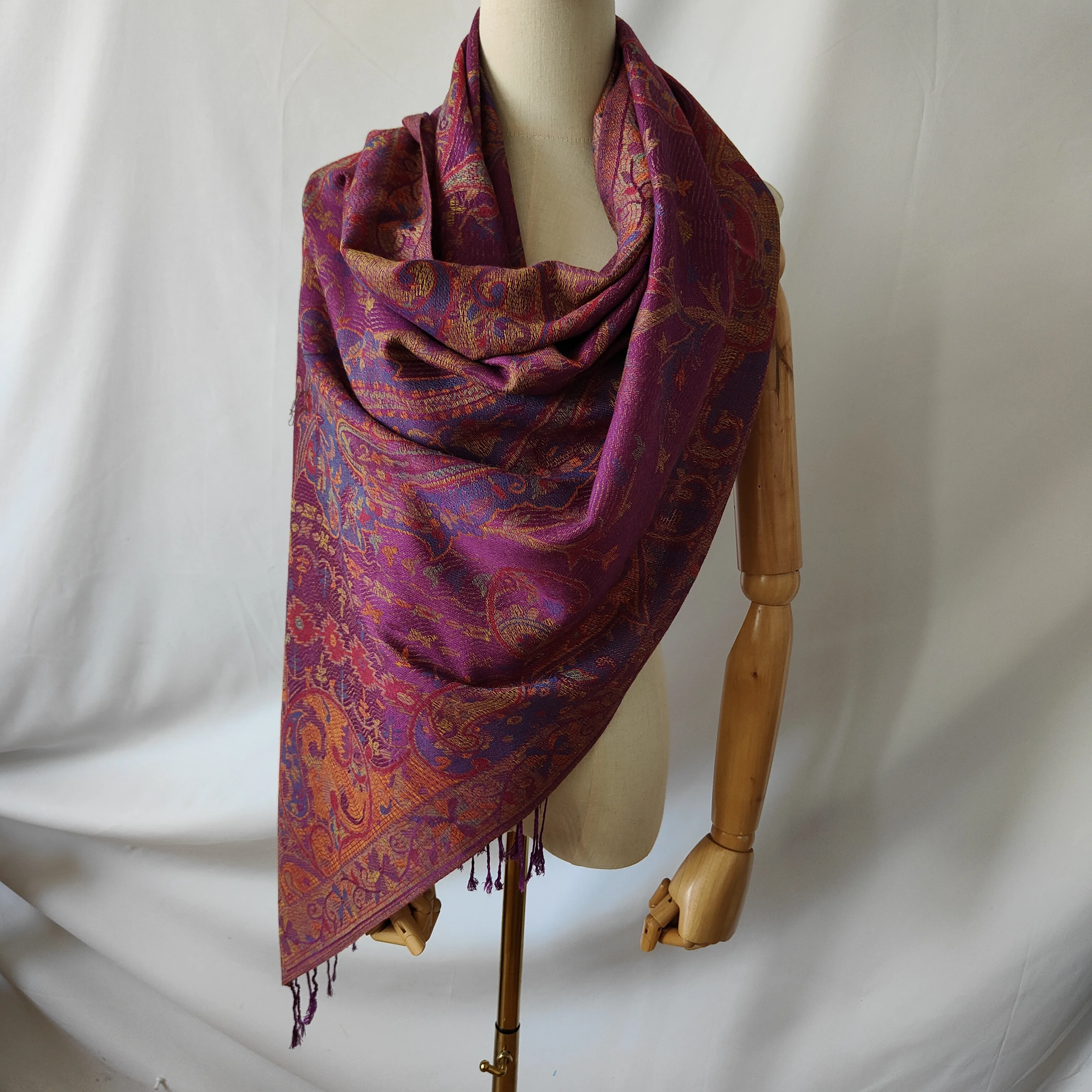 Custom Pashmina Scarf Silky Women Two Tone Pashmina Shawls And Wraps With Fringes High Quality Paisley Scarfs Shawls