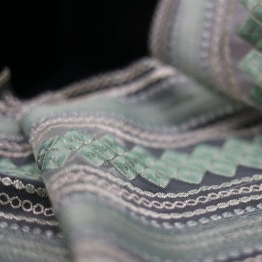 TUTON Elegant Multi Color Metallic Yarn Embroidery Fabric Mesh Bridal Lace Fabric For Dress