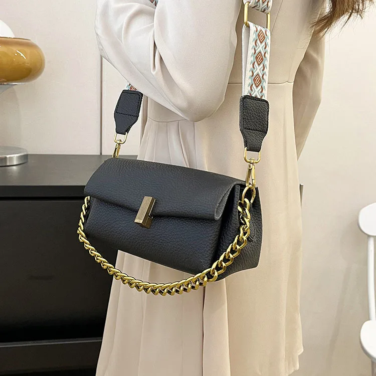 2024 new trendy fashionable versatile chain crossbody high end shoulder bag for women