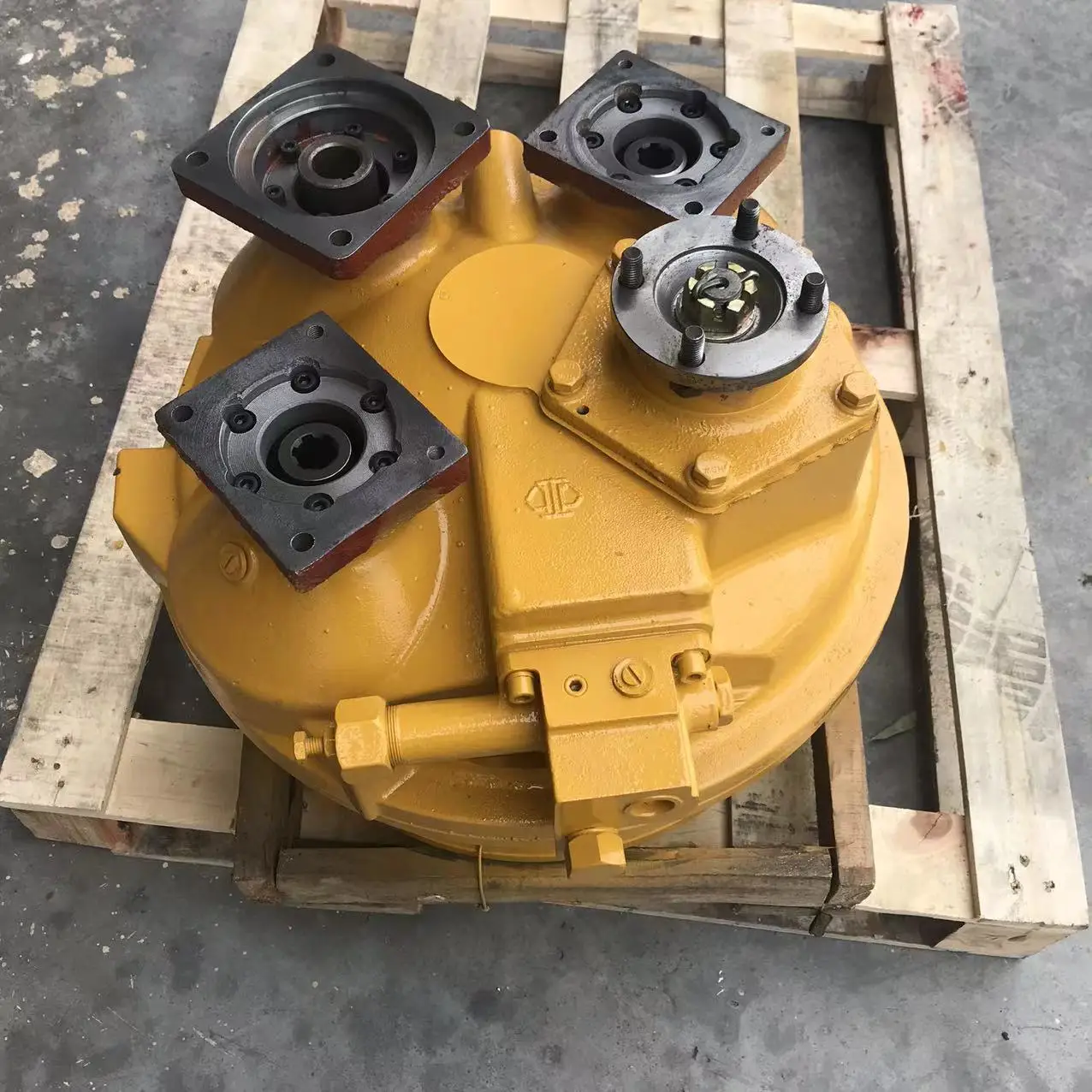 TOTA loader parts 63605019 42C0120 XZ636 XG931 Wheel Loader Torque Converter Assembly