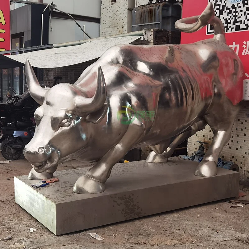 Custom OEM ODM Large Famous Outdoor Garden Decoration Large  Bronze Brass Metal Crafts Abstract Animal Statue Wall Street Bull