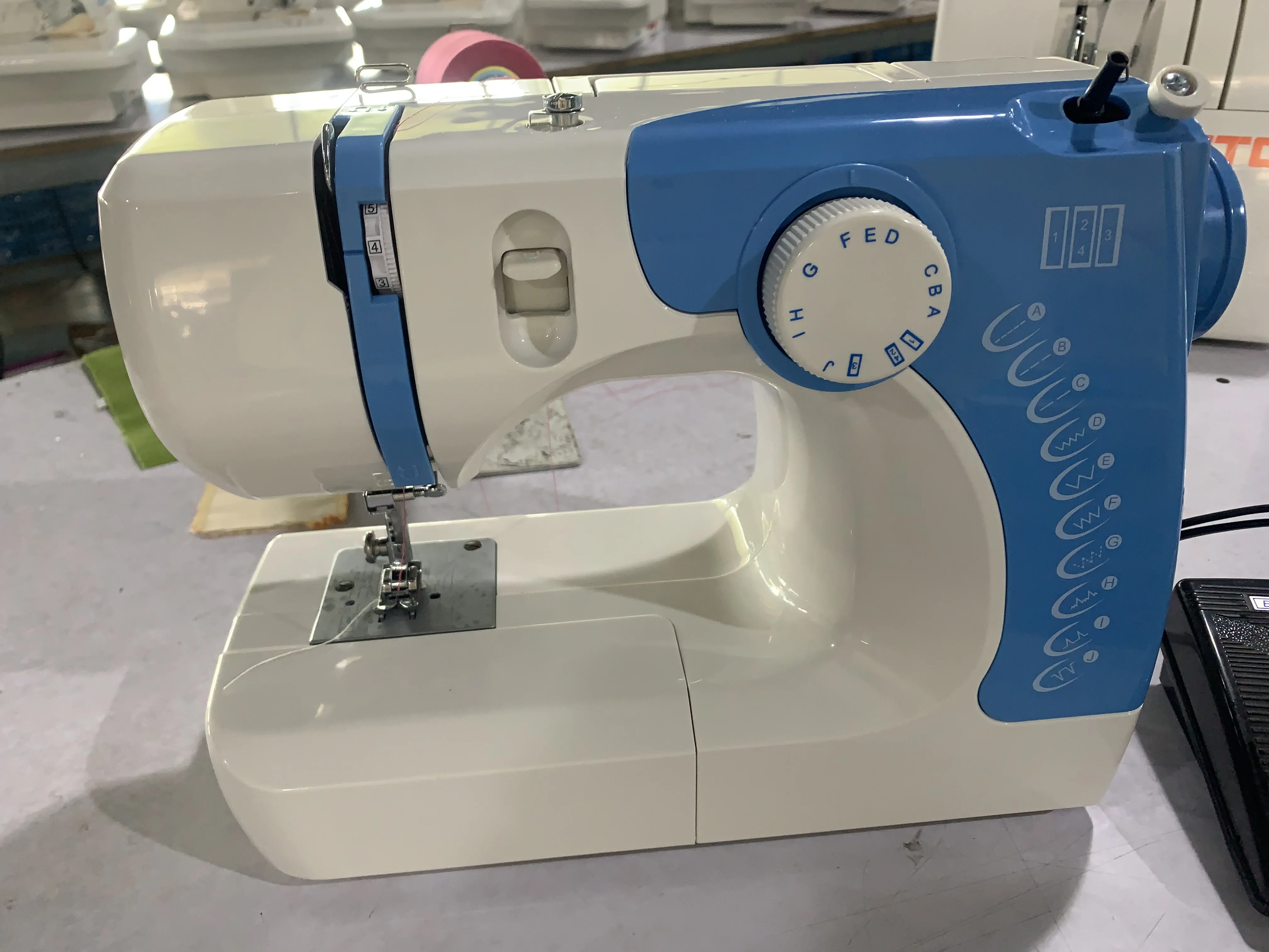 BT-1212 portable hand held sewing machine mini home sewing machine domestic china