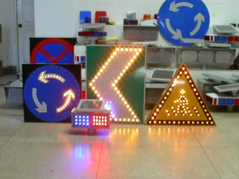 20 years manufacturer ROADSAFE traffic safety signal customized Traffic facilities solar traffic LED road sign