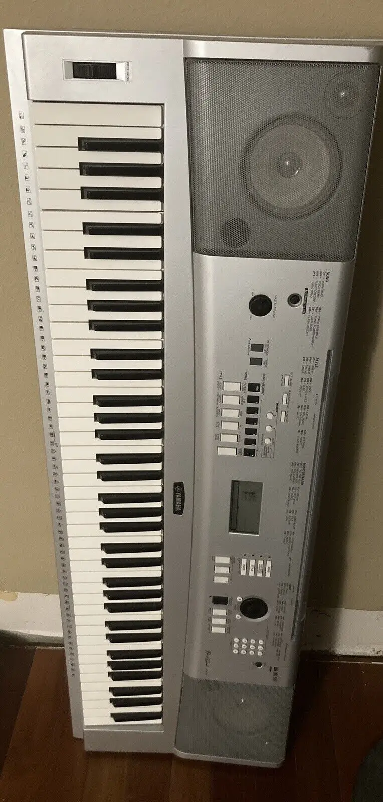 DGX230 YAMAHAs A wealth of realistic sounds dynamic styles and sophisticated music-making features Portable Grand