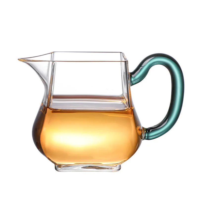 280ml Glass Gong Dao Bei Fair Tea Pitcher with wooden handle