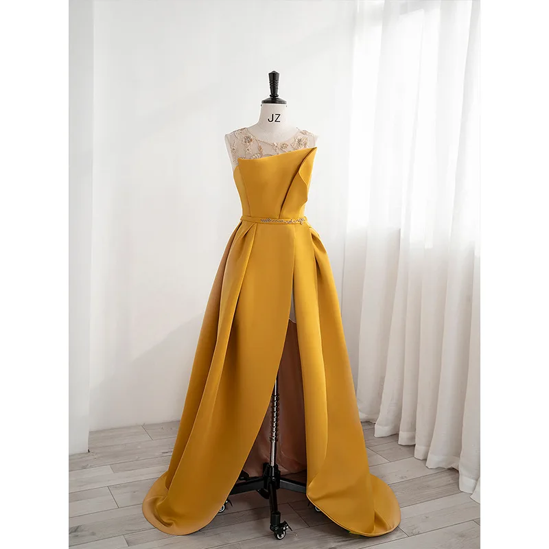 Женское элегантное весеннее платье с блестками