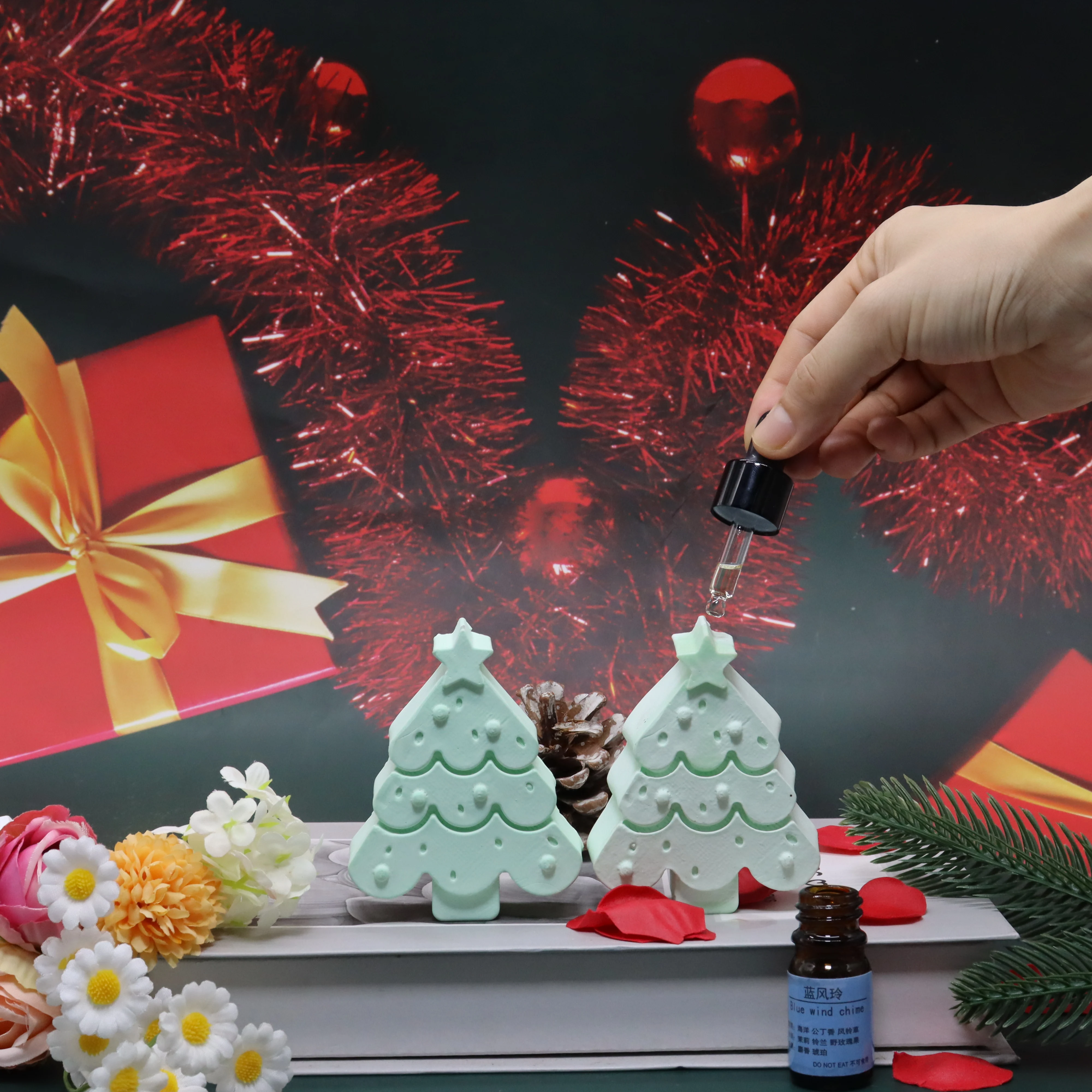 2024 Hanging Mini Christmas Tree Gypsum Powder Diffuser Fragrant  Aroma Stone Air Freshener For Home Decoration