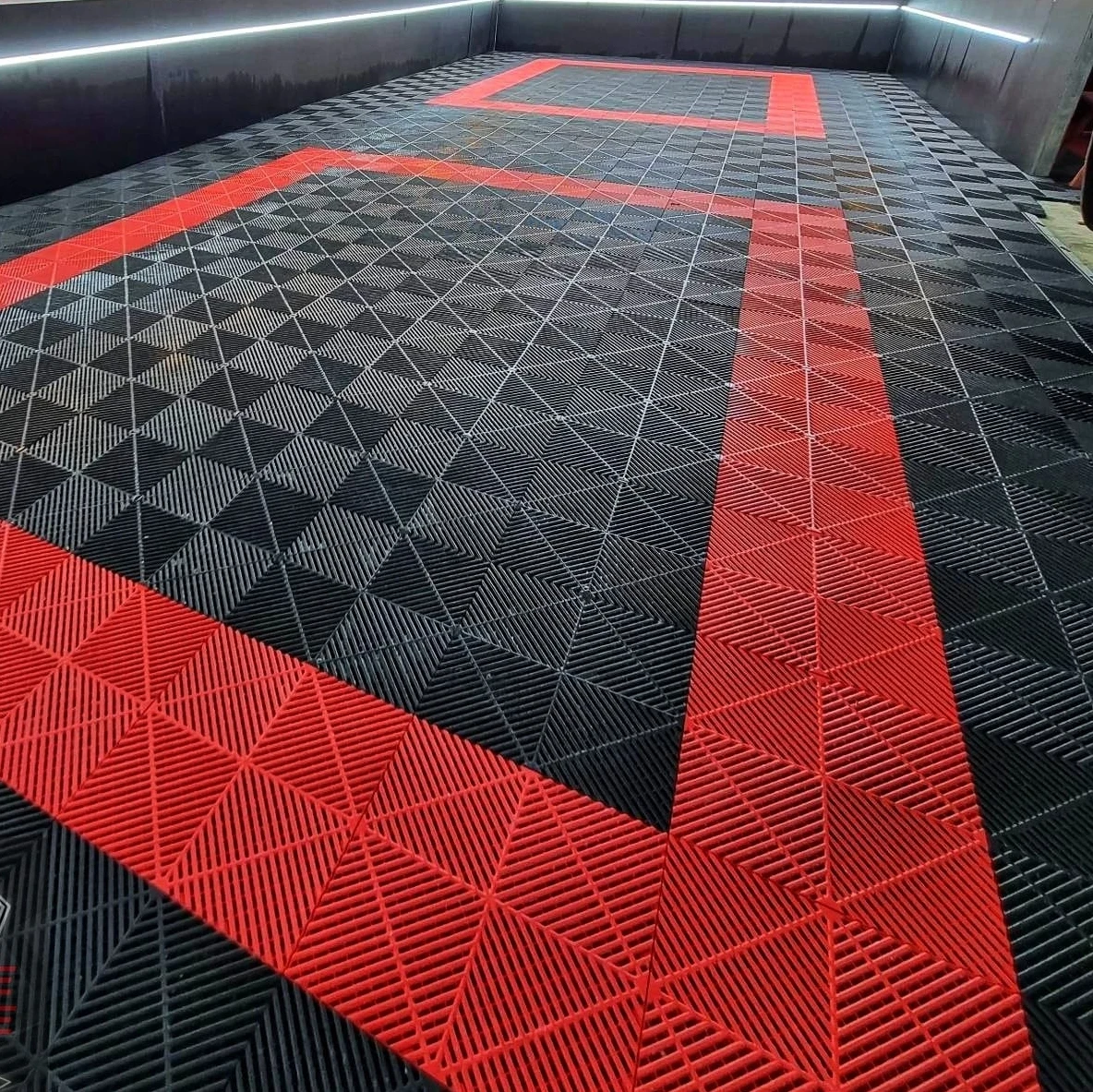 Бесплатный образец вентилируемой плитки для пола гаража детализации автомобиля напольного покрытия PPF виниловые обертки съемки окон