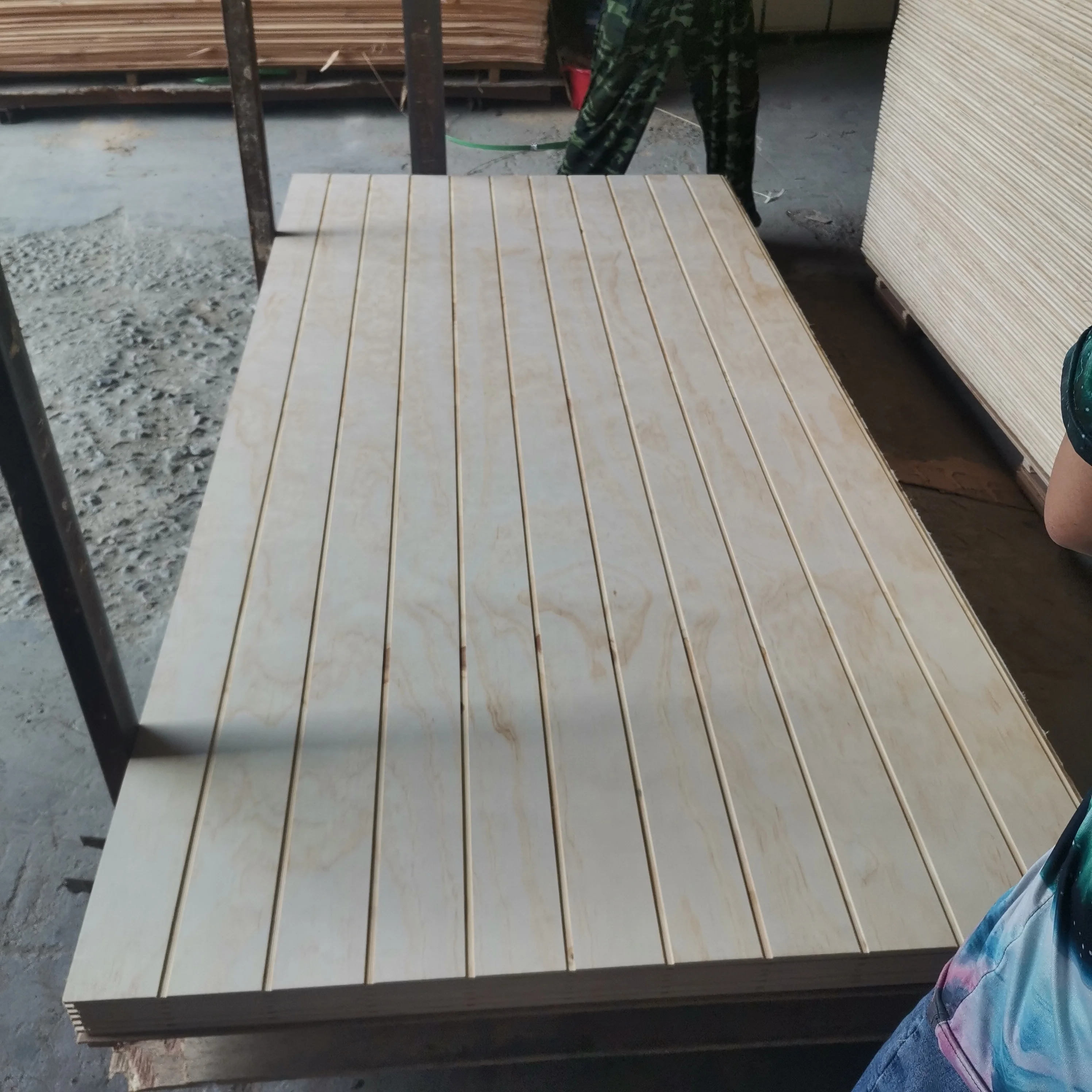 4x8 9mm 15mm 18mm wbp glue full pine core w u vv grooved plywood for Chile market