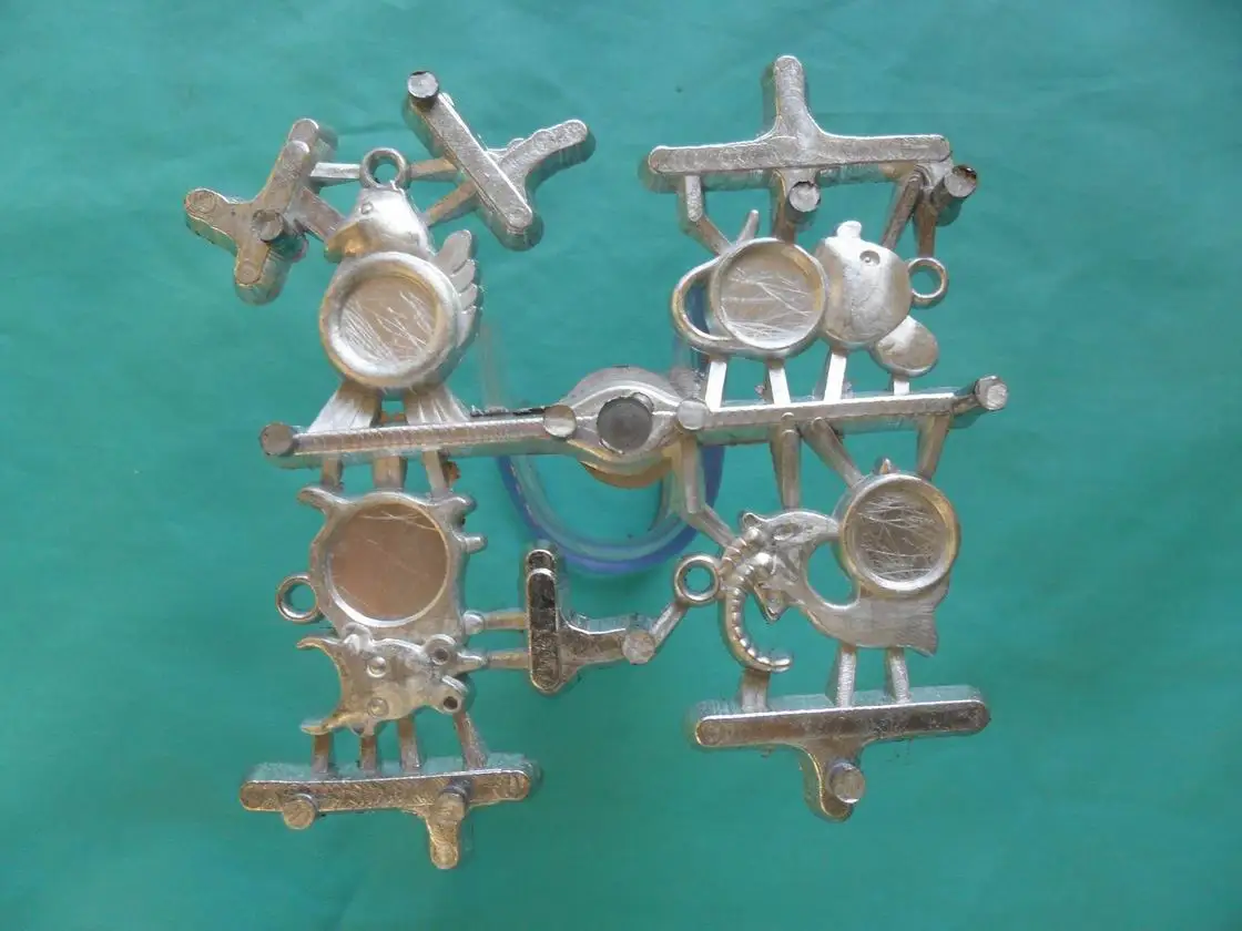 Multi cavity high precision metal die casting mold for pendant mould