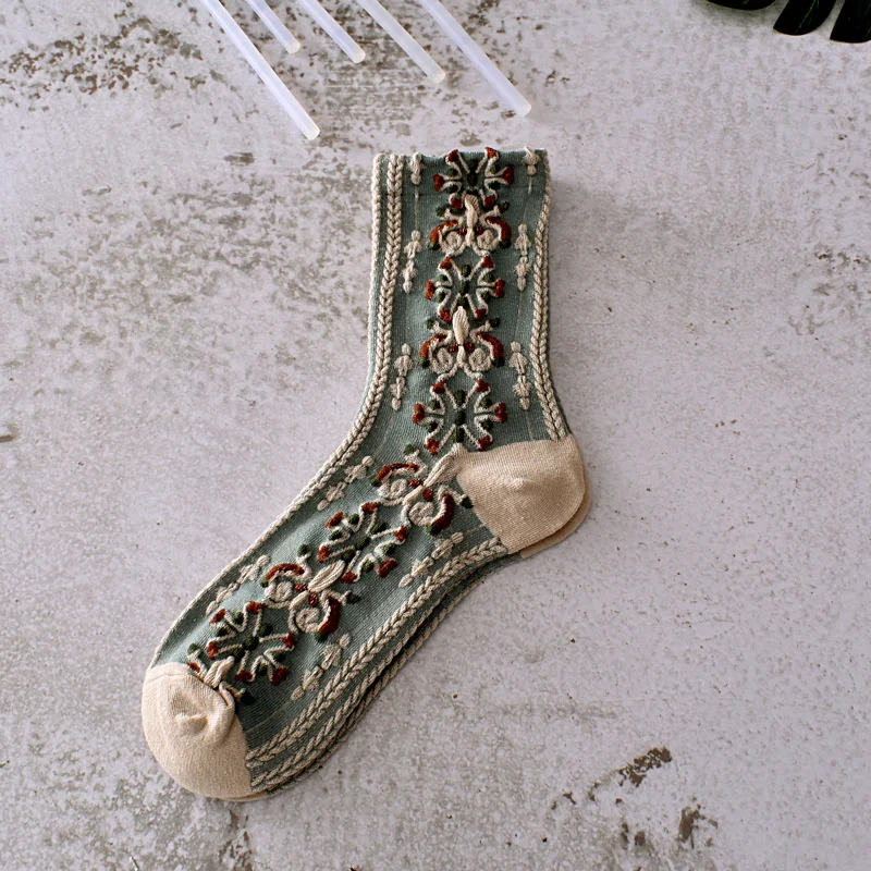 New Arrival   Retro Style Novelty  Ladies Socks Flower Floral Vintage Embroidery Socks