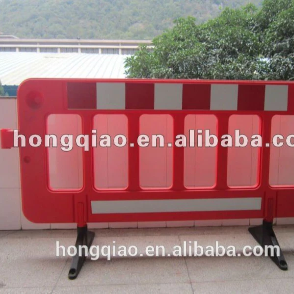 1.95m Plastic Traffic Fence Barrier Temporary Road Safety Traffic Barrier Recycled Car Tyre Rubber 11.5 Kg/pc Red, Yellow CN;ZHE