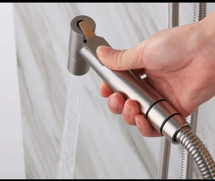 High Quality woman washer nozzle into two out of the toilet partner Bidet Sprayer Faucet Brass Brushed Gold