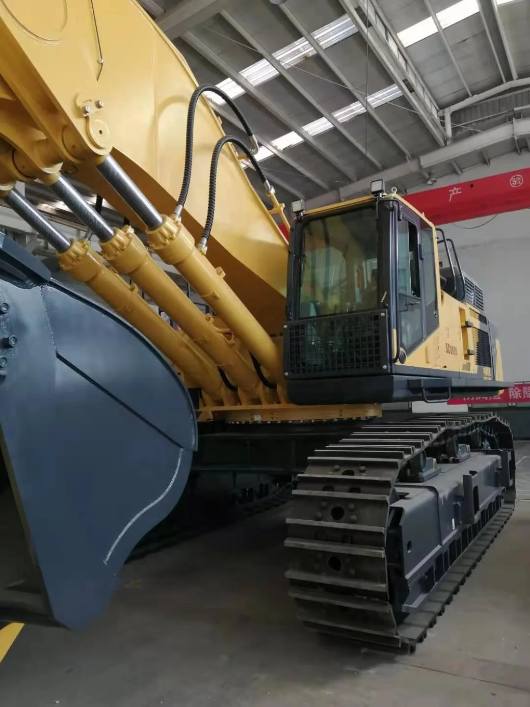 Chinese lishide new big excavator SANGO building materials shop China digging loading crawler excavator 80ton excavator