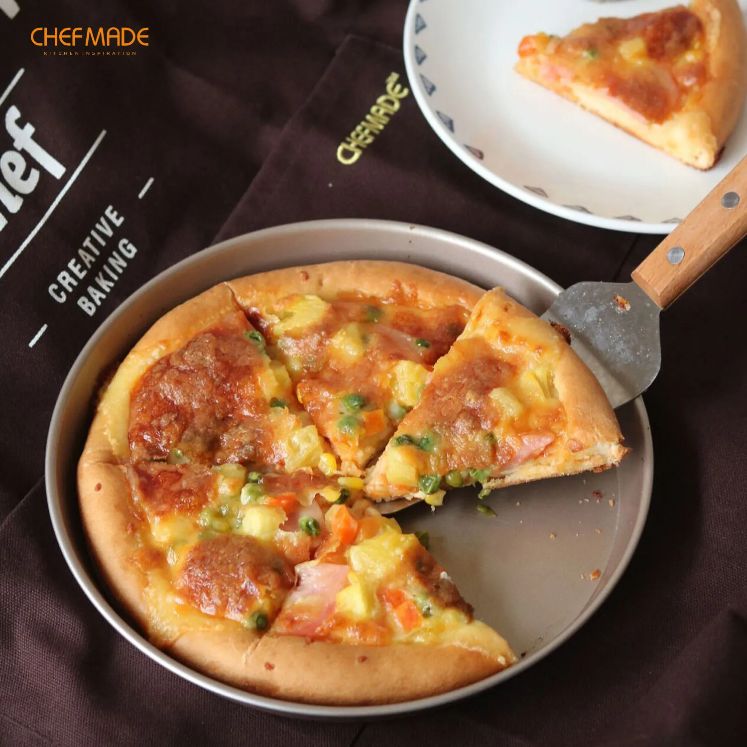 Hot-selling 10 Inch Christmas Technique Stackable Pizza Baking Plate Tools
