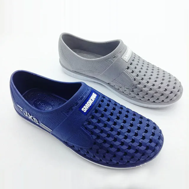 
2020 Factory price Outdoor summer PVC men plastic garden sandals Clogs shoes 