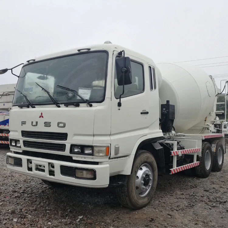Renew and used second hand small cbm self-loading concrete mixer Fuso  truck 10m3  Huajian brand