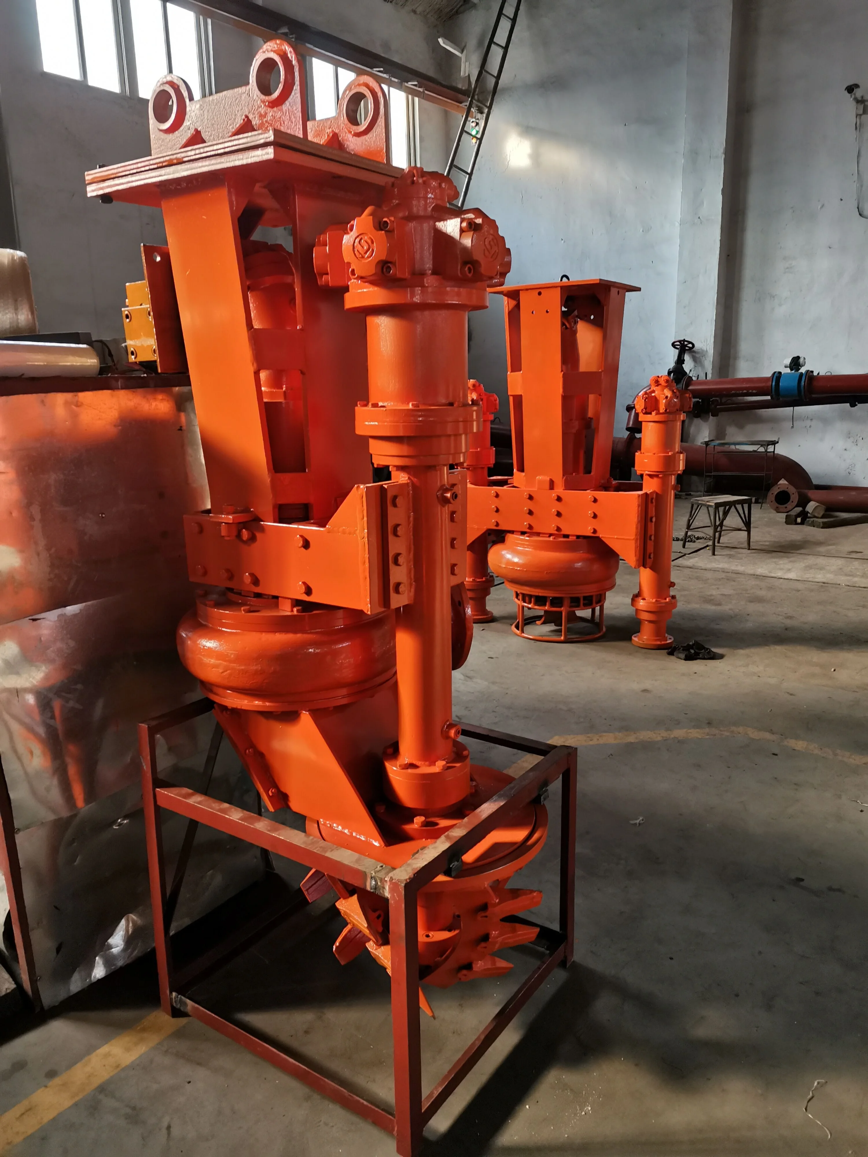 Submersible dredge pump hydraulic excavator