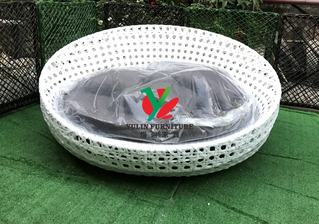 Hotel outdoor swimming pool sun pool lounger for pool side