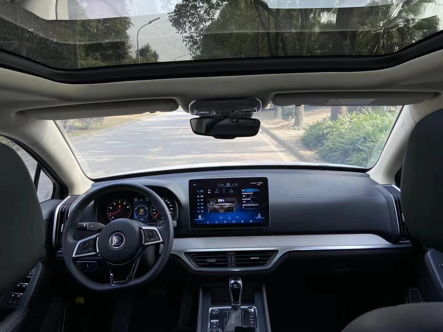 High-quality and cost-effective second-hand private cars sold in China BYD