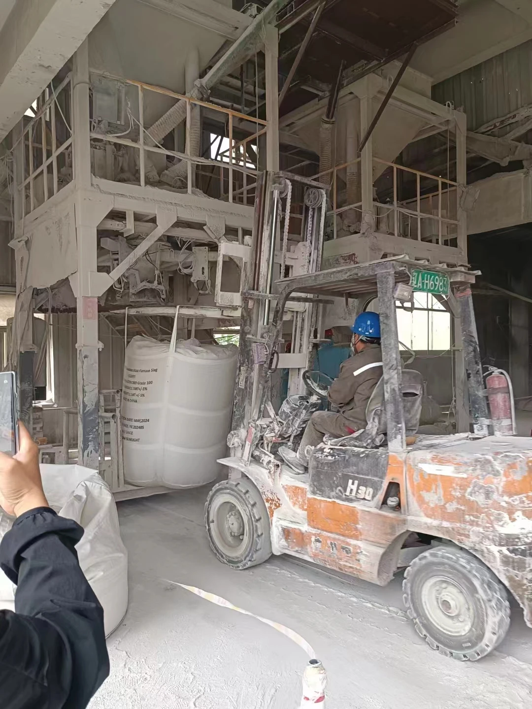 High quality Ground Granulated Blast Furnace Slag powder ggbs powder for cement