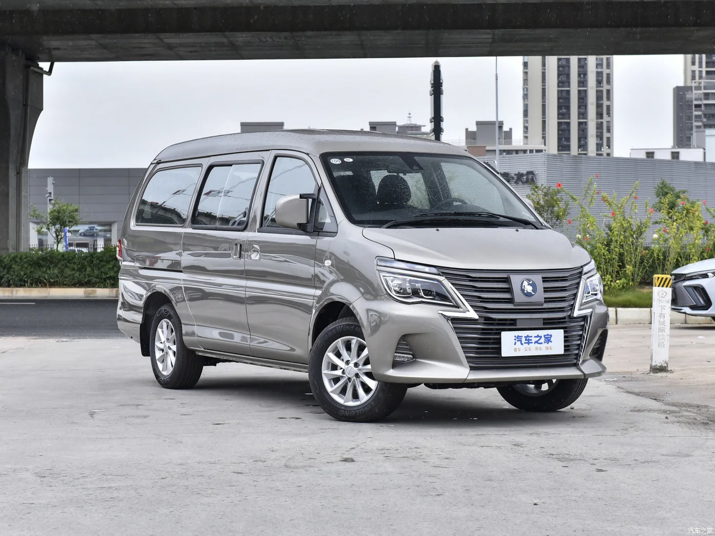Электрический мини-Ван Dongfeng для 7-местный автобус M5EV 460 км фургон с АБС