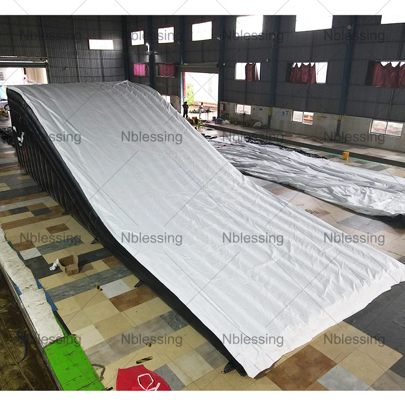 Commercial Inflatable Bmx Jump Airbag Mountain Bike Air Bag Inflatable Stunt Landing Ramps Flying Inflatable Jumping Airbag