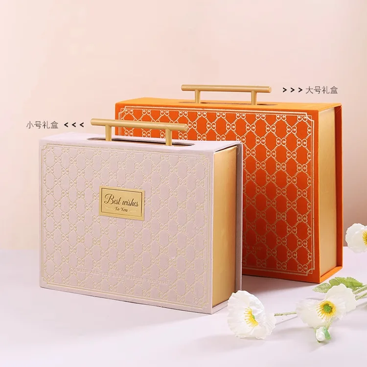 Luxury Velvet wedding birthday suitcase Gift container box packaging with metal handle