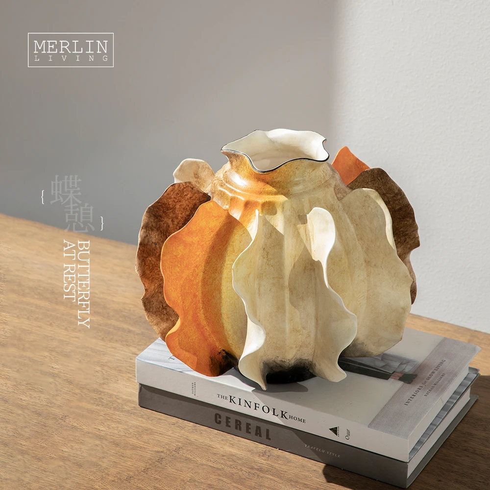 Merlin Living Hand Painting vase ceramic decoration Artistic butterfly tabletop vase Chaozhou Ceramic Factory Wholesale