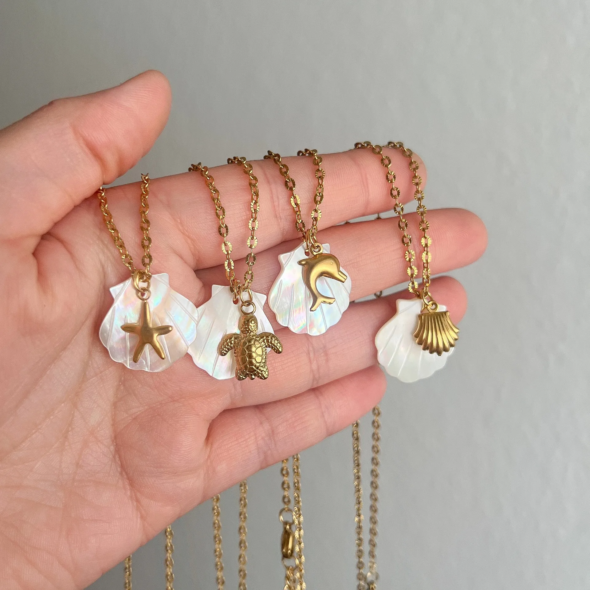 Fashion Summer Necklace Jewelry Stainless Steel Beach Pearl Choker Necklace Gold Plated Sea Shell and Starfish Charms Necklace